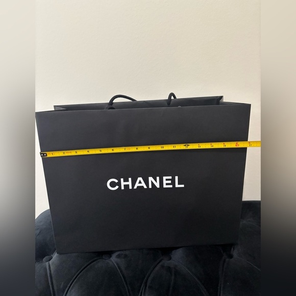 CHANEL Classic Black Shopping Tote - Picture 6 of 7